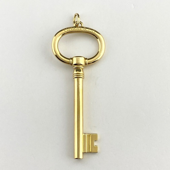 Tiffany Oval Key Pendant Necklace Yellow Gold - Picture 3 of 3